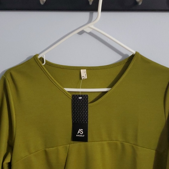 Dress - Picture 2 of 4